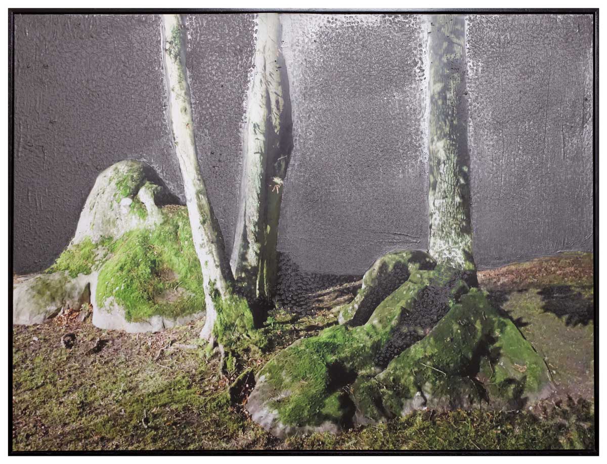 Christine BARBE Sans titre, 2021 Paysages graphite / Monde minéral echniques mixtes : matière graphite poncée sur impression photographique alu-dibond 90 x 120 cm